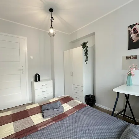 Lovely - Peaceful Retreat, 2 Minutes To Old Town Alloggio in famiglia *